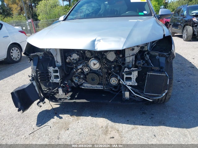 WA1LAAF73JD053820 Audi Q7 3.0t Premium