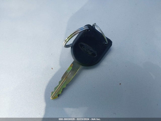 2005 FORD ESCAPE LIMITED VIN: 1FMCU94175KA68859