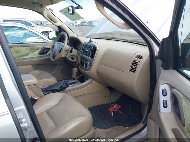 2005 FORD ESCAPE LIMITED VIN: 1FMCU94175KA68859