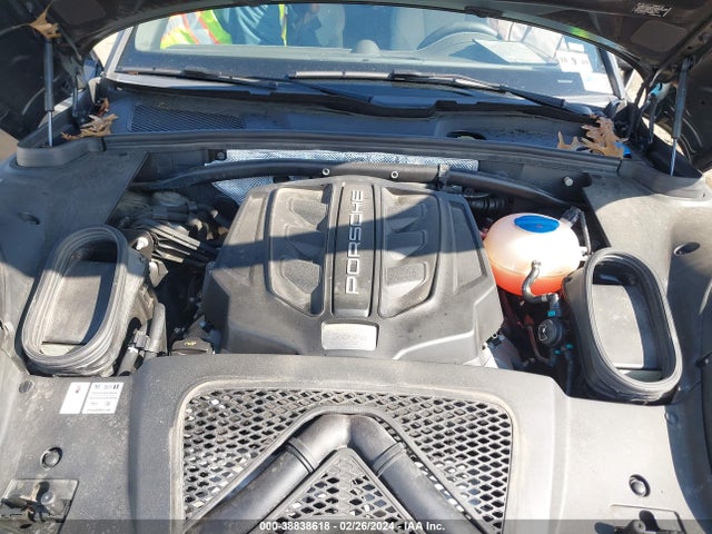 2017 PORSCHE MACAN WP1AG2A52HLB55891 Photo 9