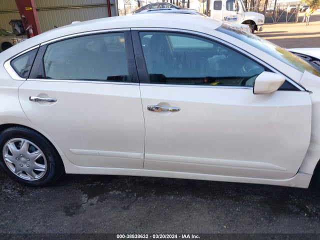 Nissan Altima 2.5 S 2015 1N4AL3AP7FC290081 Image 13