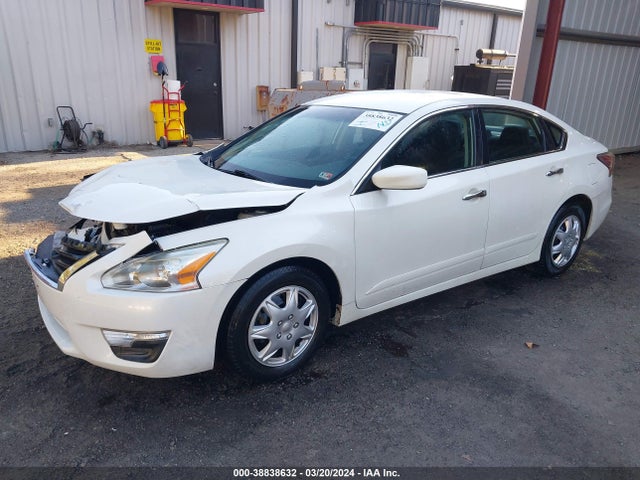 Nissan Altima 2.5 S 2015 1N4AL3AP7FC290081 Image 2