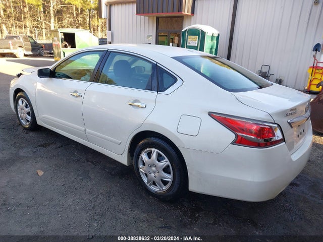 Nissan Altima 2.5 S 2015 1N4AL3AP7FC290081 Image 3