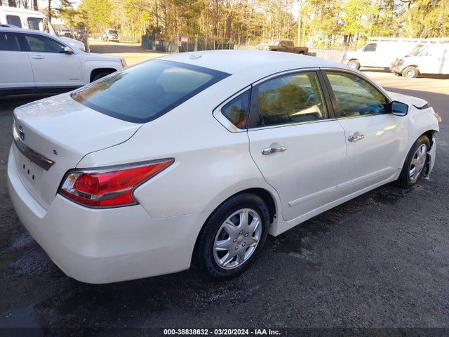Nissan Altima 2.5 S 2015 1N4AL3AP7FC290081 Image 4