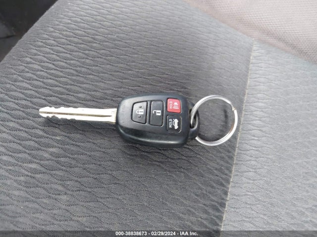 Toyota COROLLA LE 2017 5YFBURHE6HP660305 Image 11