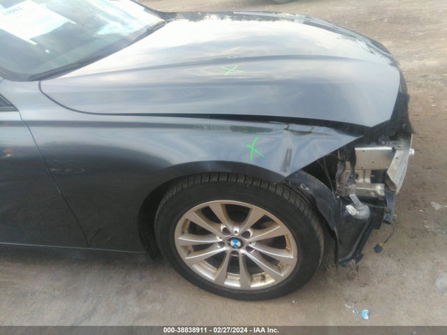 BMW 320i Xdrive 2017 WBA8E5G50HNU22283 Image 18