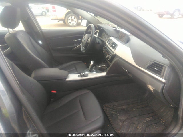 BMW 320i Xdrive 2017 WBA8E5G50HNU22283 Image 5