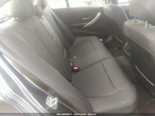 BMW 320i Xdrive 2017 WBA8E5G50HNU22283 Image 8