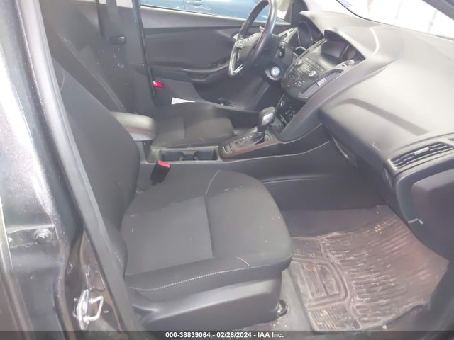 Ford FOCUS SE 2018 1FADP3K23JL217237 Image 5