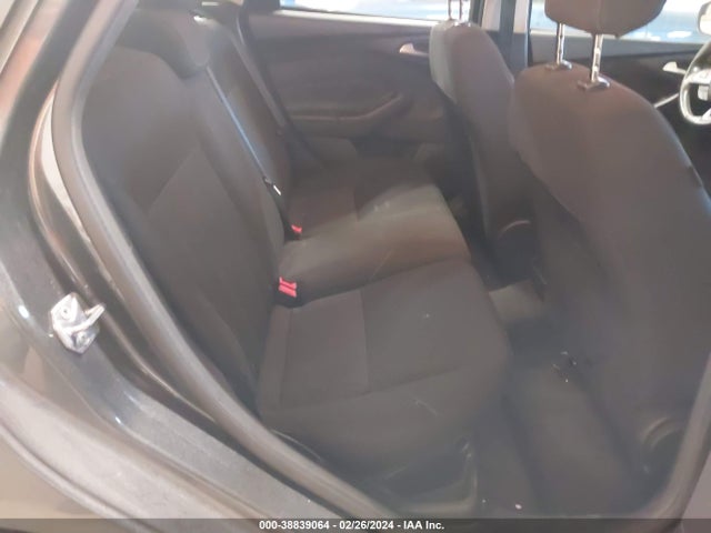 Ford FOCUS SE 2018 1FADP3K23JL217237 Image 8