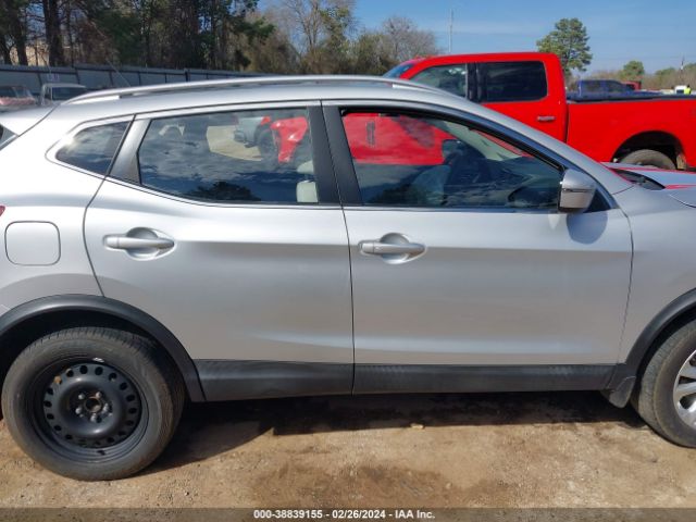 JN1BJ1CPXJW182425 Nissan Rogue Sport Sv