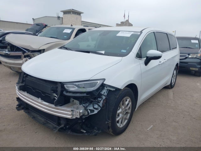 Chrysler Pacifica Touring L 2023 2C4RC1BGXPR590352 Image 2