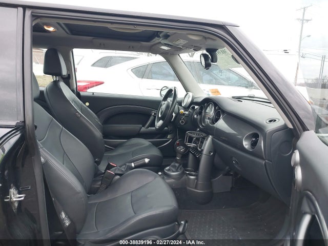 2006 MINI COOPER S WMWRE33546TJ33527 Photo 4