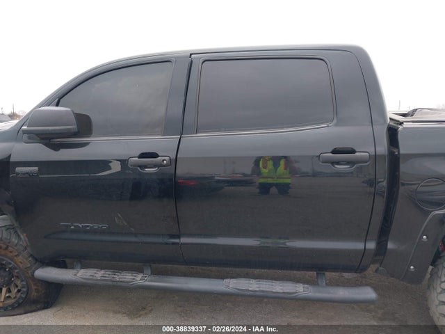 Toyota Tundra Crewmax Sr5 2018 5TFDY5F17JX697229 Image 14