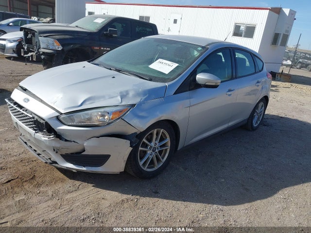Ford FOCUS SE 2015 1FADP3K29FL350947 Image 2