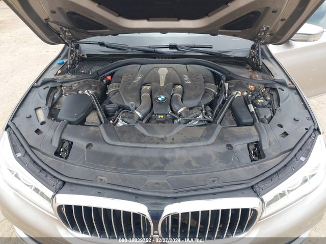 WBA7F0C33HGM21858 BMW 750i
