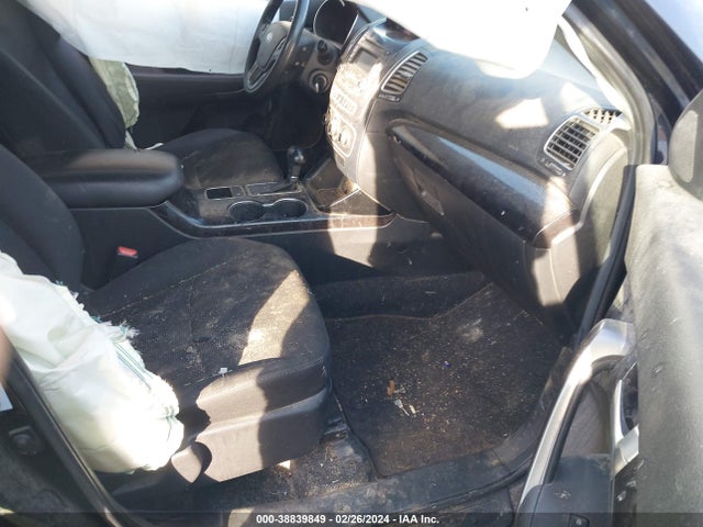 KIA SORENTO LX 2014 5XYKTCA67EG541214 Image 5