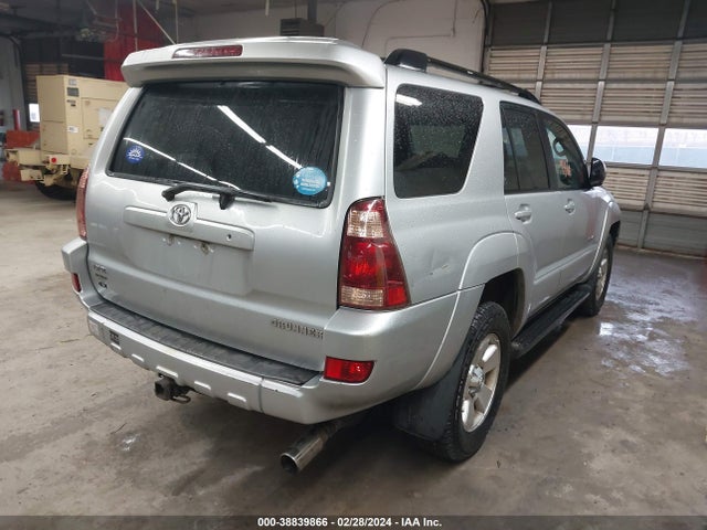 2005 TOYOTA 4RUNNER SR5 V6 VIN: JTEBU14R358037270