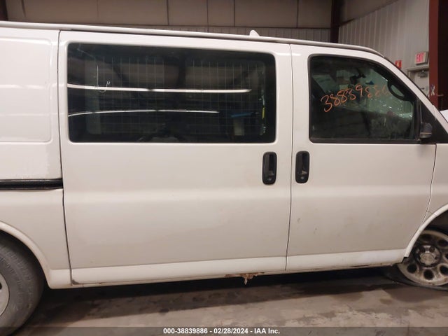 Chevrolet Express 1500 Work Van 2014 1GCSGAFX9E1168512 Image 13