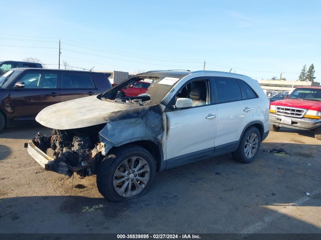 KIA Sorento Ex V6 2014 5XYKU4A78EG431865 Image 2