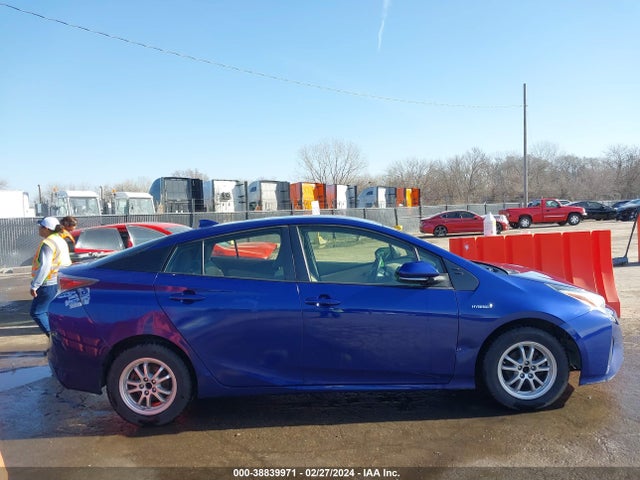 Toyota Prius Two 2016 JTDKBRFU2G3508898 Image 13