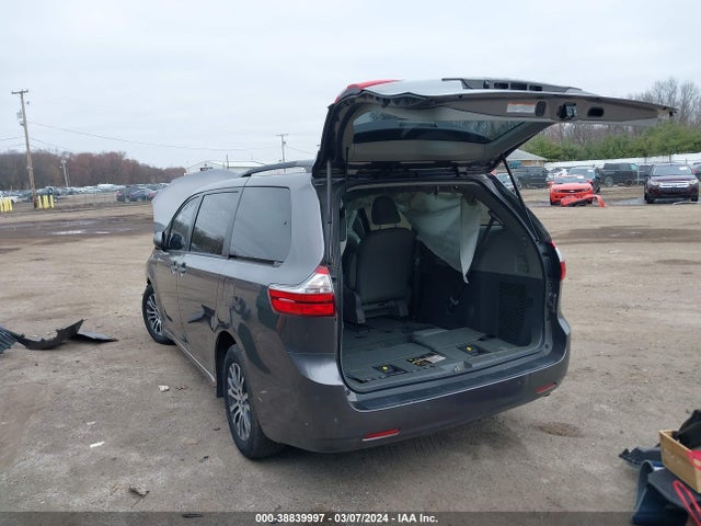 Toyota Sienna Xle 8 Passenger 2018 5TDYZ3DCXJS958012 Image 3