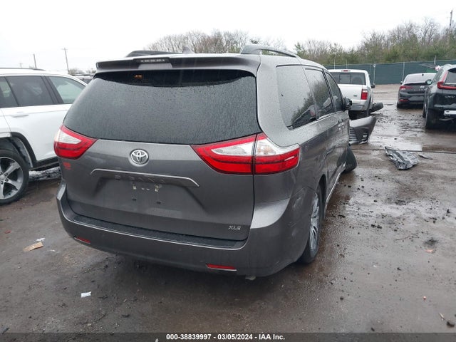 Toyota Sienna Xle 8 Passenger 2018 5TDYZ3DCXJS958012 Image 4