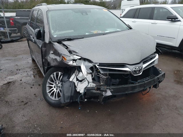 Toyota Sienna Xle 8 Passenger 2018 5TDYZ3DCXJS958012 Image 6