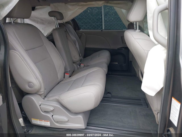 Toyota Sienna Xle 8 Passenger 2018 5TDYZ3DCXJS958012 Image 8