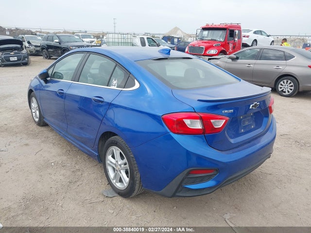Chevrolet Cruze Lt Auto 2018 1G1BE5SMXJ7111700 Image 3