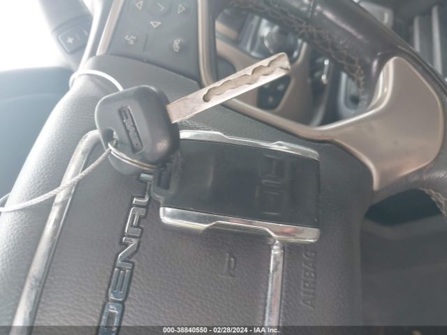 1GT12UE81GF186546 GMC Sierra 2500hd Denali