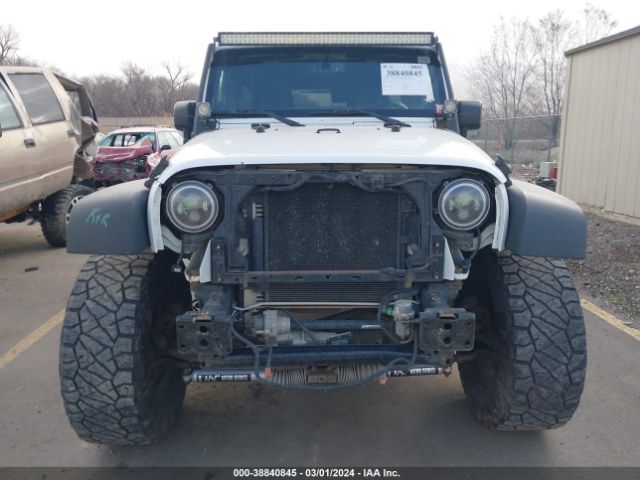 1C4BJWFG9EL310649 Jeep Wrangler Unlimited Rubicon