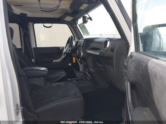1C4BJWFG9EL310649 Jeep Wrangler Unlimited Rubicon
