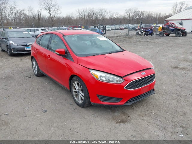 Ford FOCUS SE 2015 1FADP3K20FL350612 Image 1