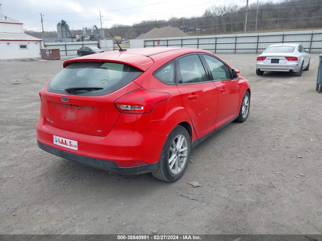 Ford FOCUS SE 2015 1FADP3K20FL350612 Image 4
