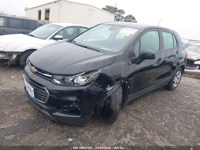 Chevrolet TRAX LS 2019 3GNCJKSBXKL154538 Image 2