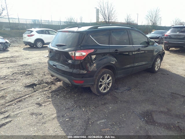 1FMCU9GD4JUA65423 Ford ESCAPE SE