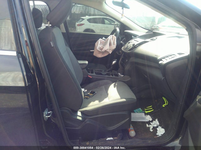 1FMCU9GD4JUA65423 Ford ESCAPE SE