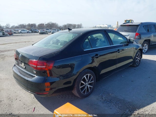 3VWDB7AJ4JM225478 Volkswagen Jetta 1.4t Se/1.4t Wolfsburg Edition