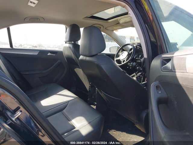 3VWDB7AJ4JM225478 Volkswagen Jetta 1.4t Se/1.4t Wolfsburg Edition