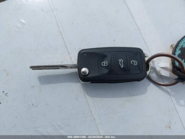 WVGUV7AX2HK029115 Volkswagen Tiguan 2.0t Sport