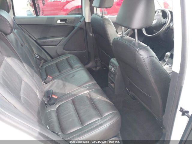 WVGUV7AX2HK029115 Volkswagen Tiguan 2.0t Sport