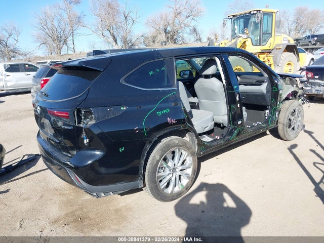 Toyota Highlander Hybrid Limited 2023 5TDXBRCH3PS582908 Image 4