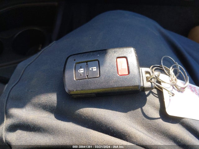 Toyota Prius C Three 2014 JTDKDTB39E1074959 Image 11