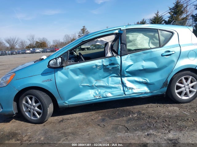 Toyota Prius C Three 2014 JTDKDTB39E1074959 Image 14