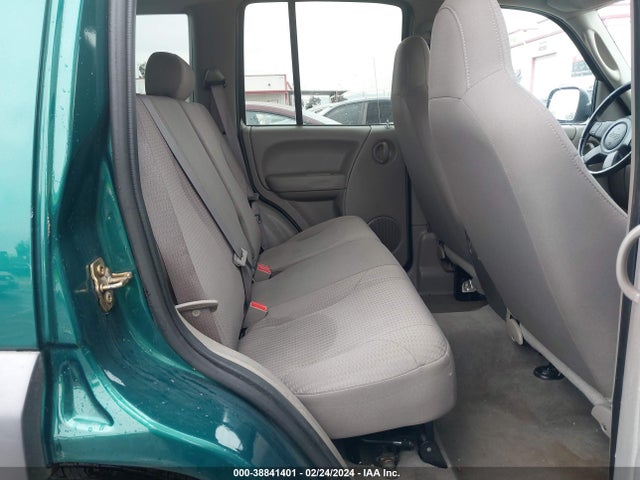 2004 JEEP LIBERTY SPORT VIN: 1J4GK48K74W102639