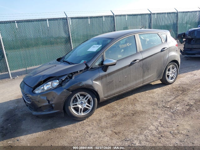 Ford FIESTA SE 2018 3FADP4EJ8JM106884 Image 2