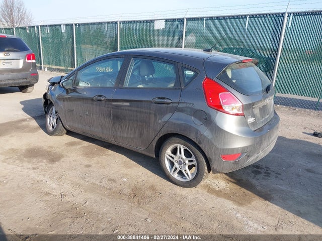 Ford FIESTA SE 2018 3FADP4EJ8JM106884 Image 3