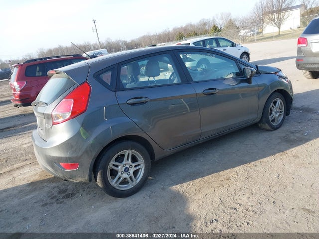 Ford FIESTA SE 2018 3FADP4EJ8JM106884 Image 4