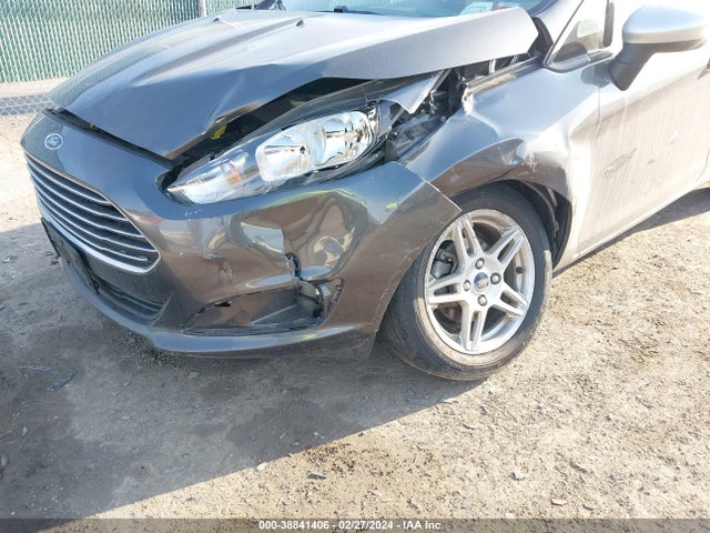 Ford FIESTA SE 2018 3FADP4EJ8JM106884 Image 6